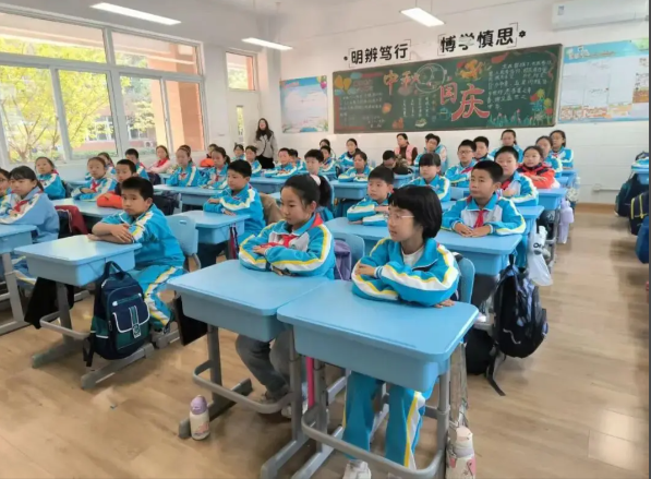 借助平台学习成长家庭教育课程孩子持行走护照打卡实践基地 借助平台学习成长家庭教育课程孩子持行走护照打卡实践基地